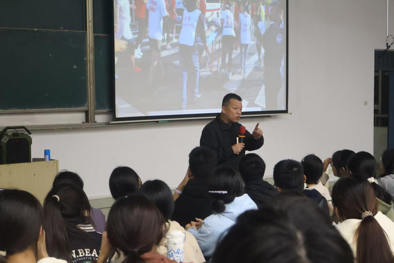 24afb82cae80438f8137de78dd8d2379.png 24afb82cae80438f8137de78dd8d2379.png