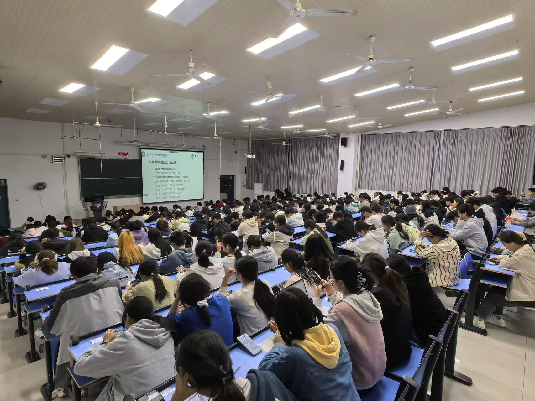 f4e96d41263f47e683a72ba31f03964a.jpg f4e96d41263f47e683a72ba31f03964a.jpg