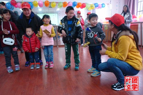 满怀童心，编织梦想―记南昌大学青年志愿者协会“童心梦工场”系列活动之“童心课堂”活动