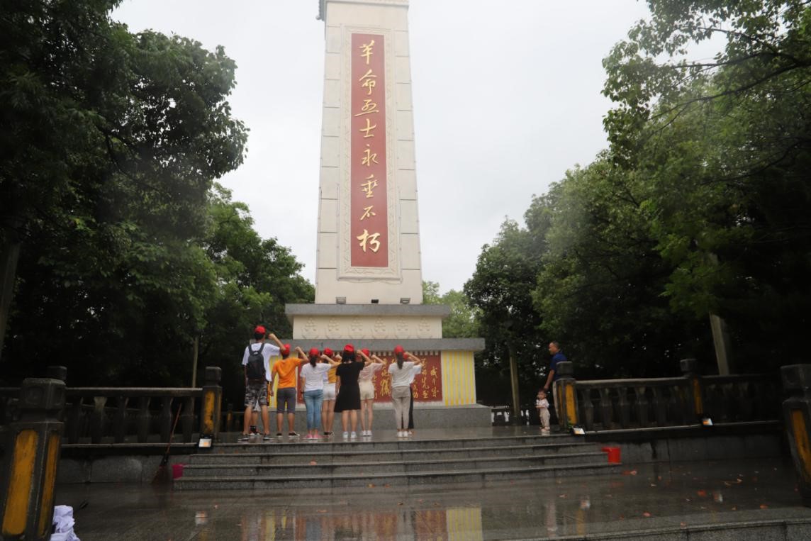 2bb0f07dede14fa2a97188e808e81d1d.jpg