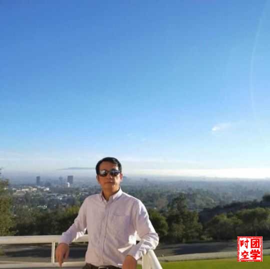 欧阳光明老师生活照
