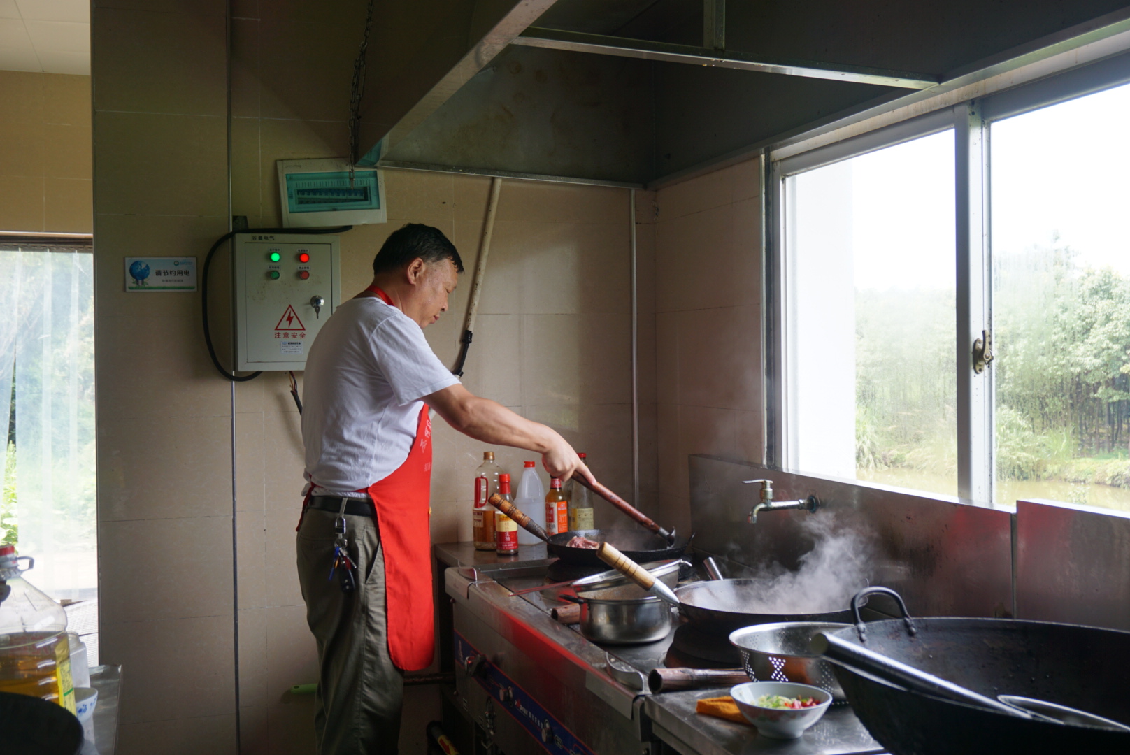 高校长做饭.jpg