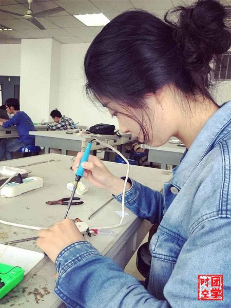 100个南大人的一天系列报道之十三_李尤:工科女神修炼手册 100个南大人的一天系列报道之十三_李尤:工科女神修炼手册