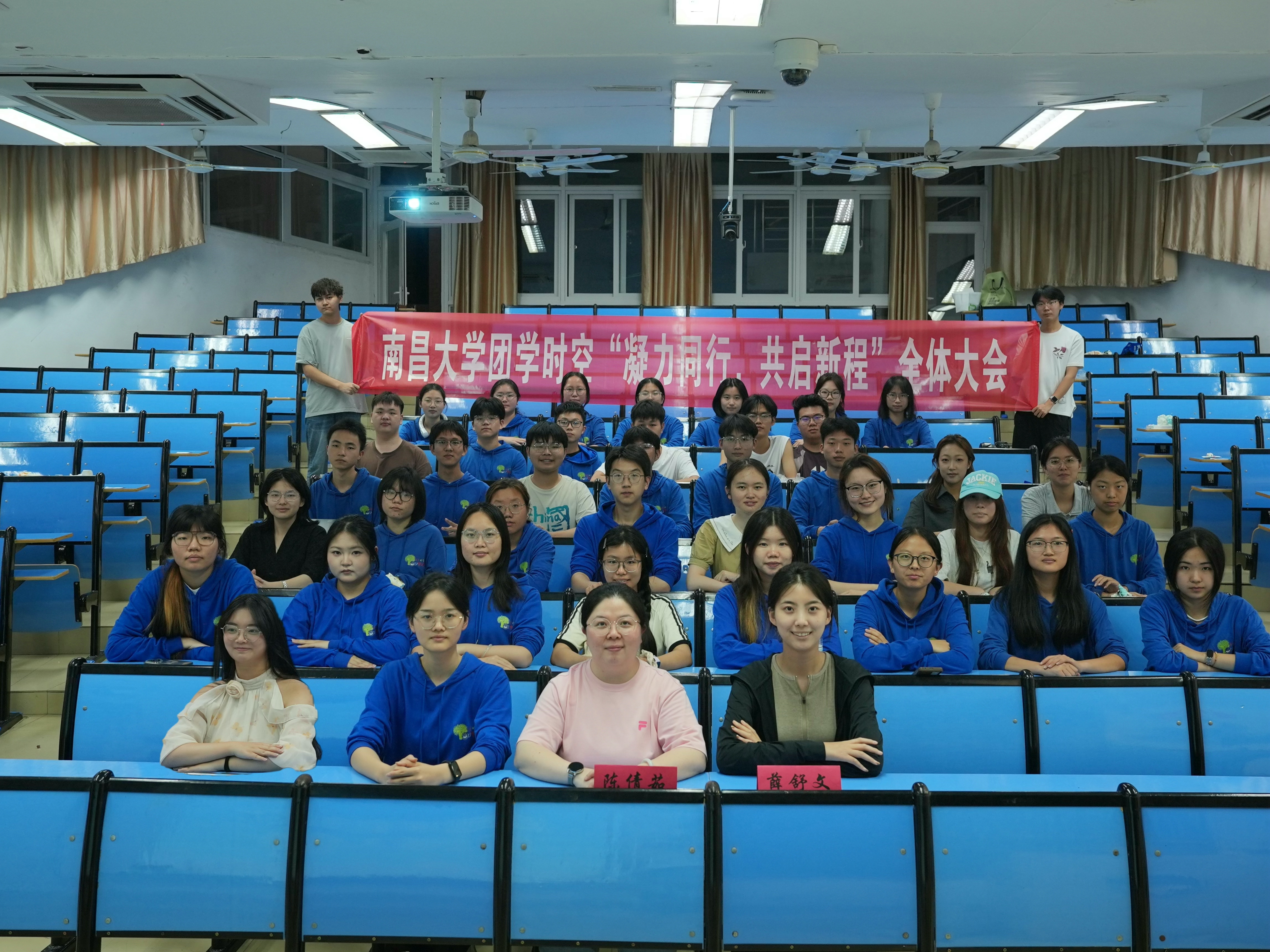 eb08285f06d64fb3801bff4f10157d7c.jpg eb08285f06d64fb3801bff4f10157d7c.jpg