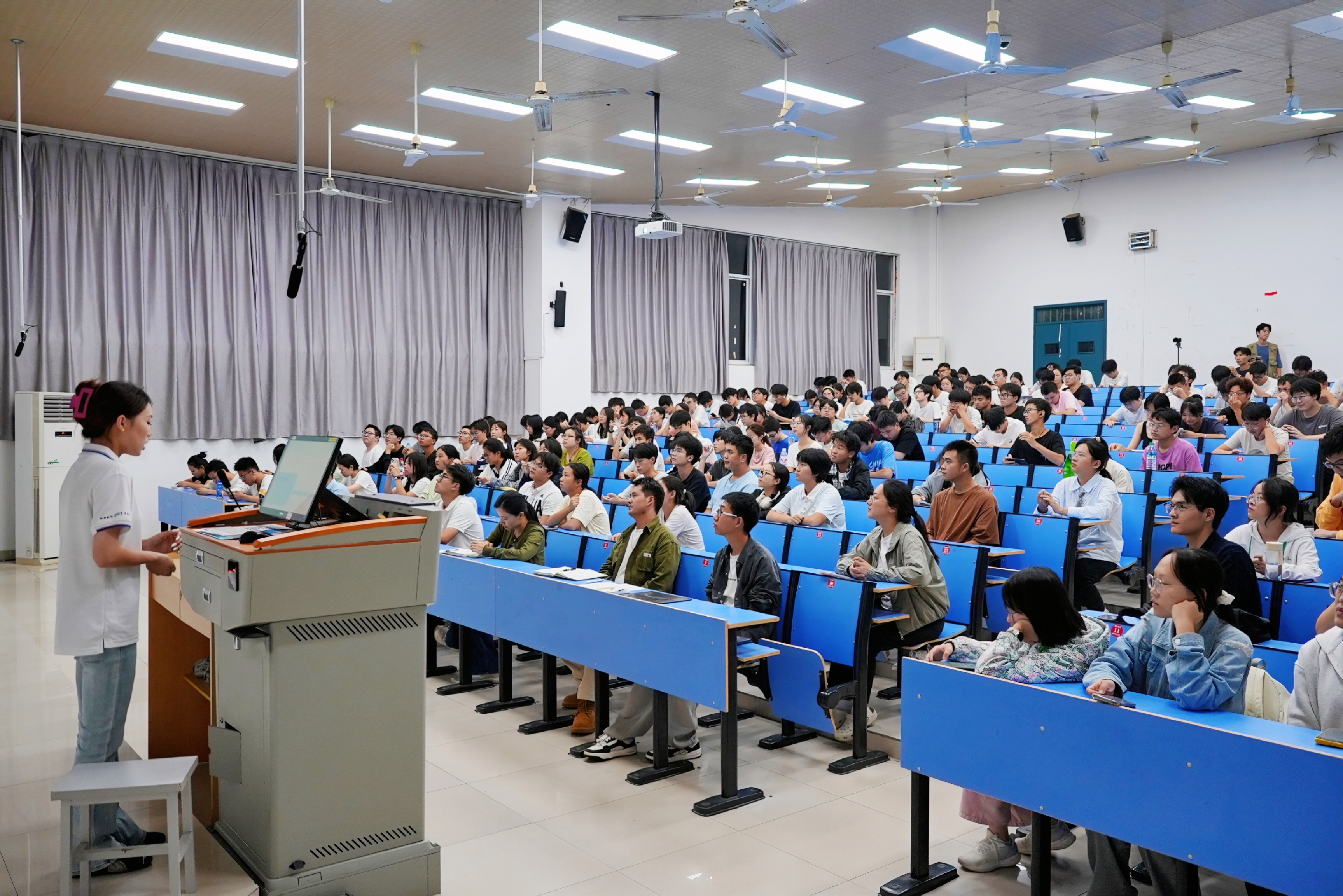 ccf7b7188cc24af787227176433d4af6.jpg ccf7b7188cc24af787227176433d4af6.jpg