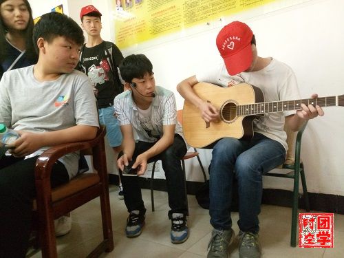 初生花朵，任我飞扬――记“微爱学堂”之利字街特色活动