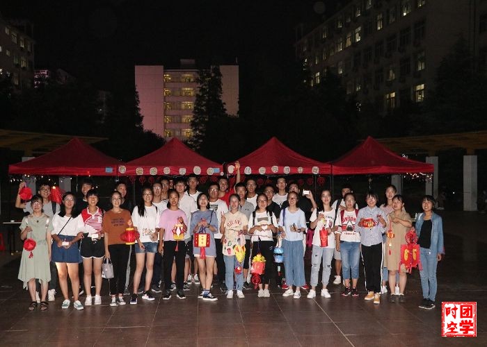 南昌大学志愿者：“有爱陪伴”中秋节特别活动