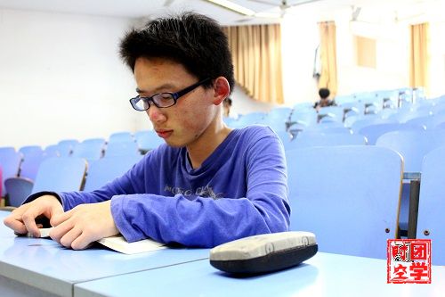南大100人的一天的一天系列之四熊彬彬：世界以痛吻我，我要回报以歌