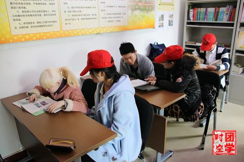 回眸苦难，珍视现在――记南昌大学青年志愿者协会“_微爱课堂”之_“缅怀先烈，铭记历史”活动