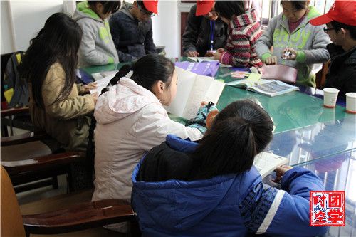 微爱，留住孩子的笑脸 ――“微爱学堂”之利字街爱心支教活动