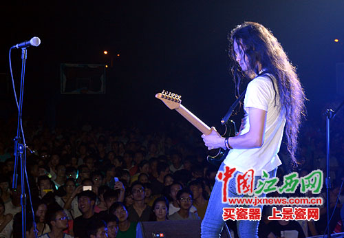 中国江西网：摇滚点燃激情之夜