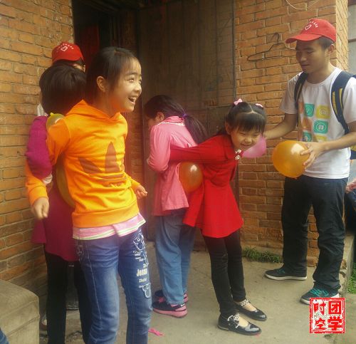 寸草春晖，感恩常在 ――南昌大学青年志愿者协会“ 微爱课堂”之“寸草之心，永报春晖”感恩父母活动