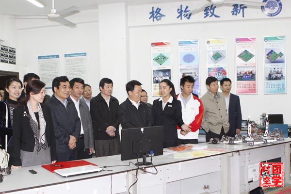 为着梦想，奋勇前进――记南昌大学刘国平教授与他的机器人队