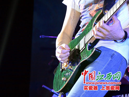 中国江西网：摇滚点燃激情之夜