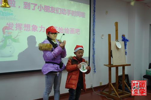 南昌大学关爱教职工子女――记南大青年志愿者协会“童心梦工场”之“圆盘绘画”活动