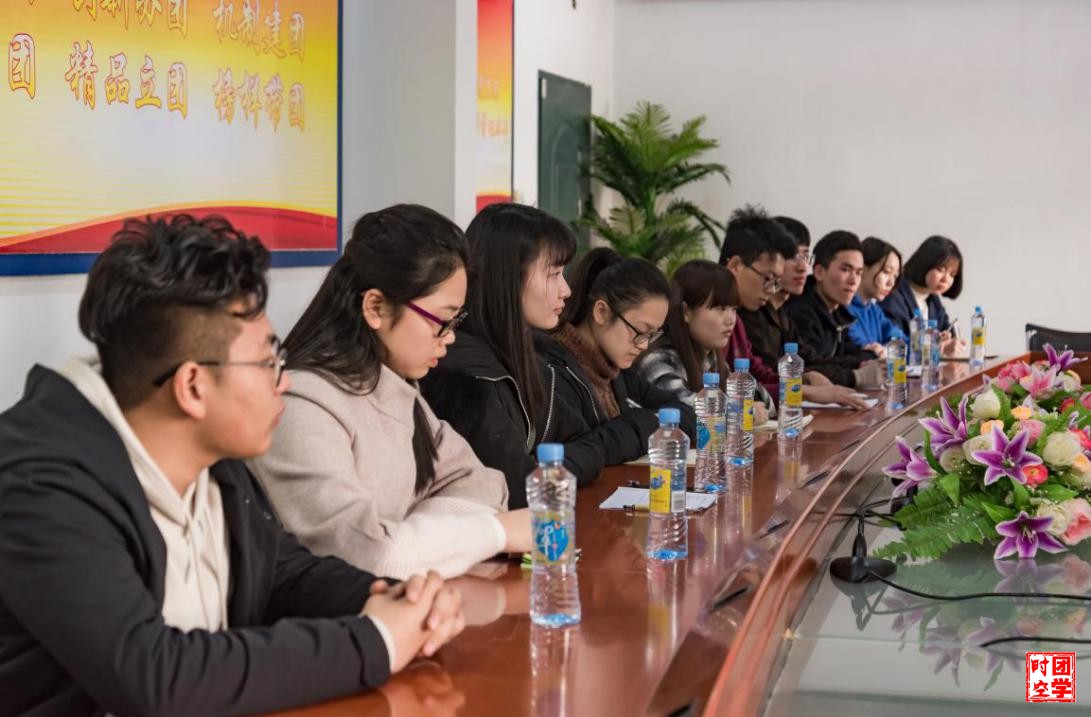 南昌大学团员青年观看《厉害了，我的国》_交流座谈会顺利召开