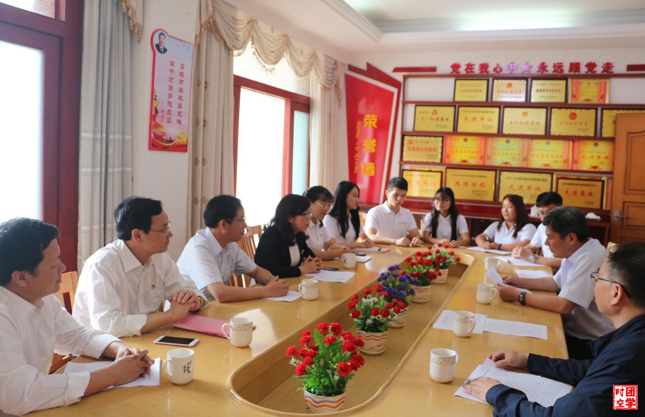 南昌大学党委副书记黄恩华赴瑞金看望研支团志愿者